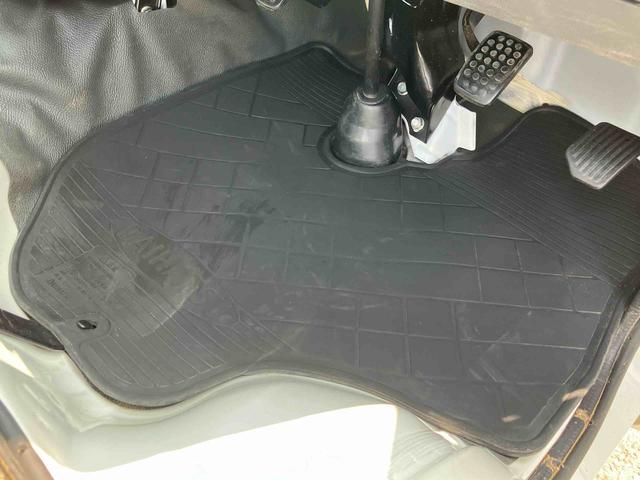 ハイゼットトラック農用スペシャル４ＷＤ　５速マニュアル　荷台三方開　荷台作業灯　４枚リーフスプリング　リヤデフロック　ＣＤチューナー・ＡＭ／ＦＭラジオ　エアコン　パワーステアリング　サイドレバー式駐車ブレーキ　ハロゲンヘッドランプ（千葉県）の中古車
