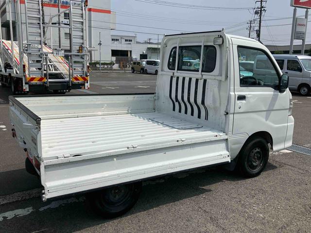 ハイゼットトラック農用スペシャル４ＷＤ　５速マニュアル　荷台三方開　荷台作業灯　４枚リーフスプリング　リヤデフロック　ＣＤチューナー・ＡＭ／ＦＭラジオ　エアコン　パワーステアリング　サイドレバー式駐車ブレーキ　ハロゲンヘッドランプ（千葉県）の中古車