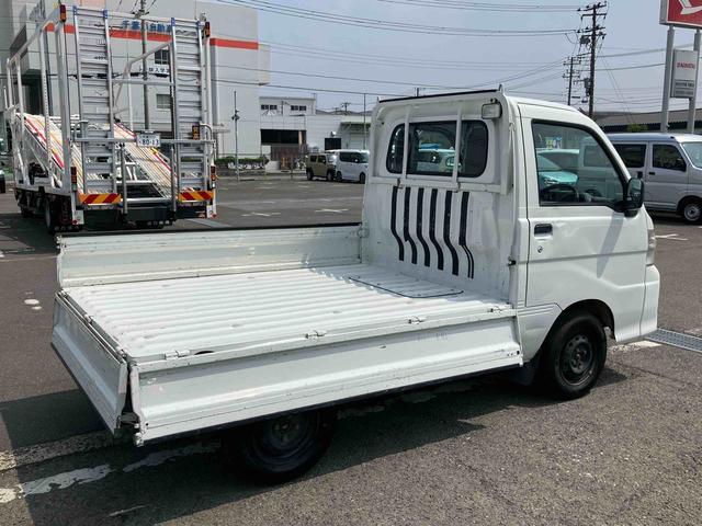 ハイゼットトラック農用スペシャル４ＷＤ　５速マニュアル　荷台三方開　荷台作業灯　４枚リーフスプリング　リヤデフロック　ＣＤチューナー・ＡＭ／ＦＭラジオ　エアコン　パワーステアリング　サイドレバー式駐車ブレーキ　ハロゲンヘッドランプ（千葉県）の中古車