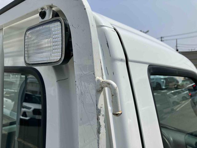 ハイゼットトラック農用スペシャル４ＷＤ　５速マニュアル　荷台三方開　荷台作業灯　４枚リーフスプリング　リヤデフロック　ＣＤチューナー・ＡＭ／ＦＭラジオ　エアコン　パワーステアリング　サイドレバー式駐車ブレーキ　ハロゲンヘッドランプ（千葉県）の中古車