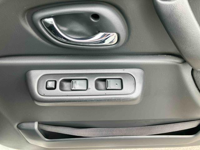 ジムニークロスアドベンチャーＸＣターボ　４ＷＤ　５速マニュアル　ナビ・ワンセグ・ＤＶＤ・ＵＳＢ　ＥＴＣ　運転席シートヒーター　スモークガラス　革巻ステアリング　電動格納ミラー　ハロゲンヘッドランプ＆フォグ　Ｒワイパー　アルミホイール（千葉県）の中古車