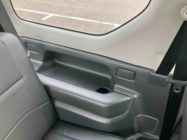 ジムニークロスアドベンチャーＸＣターボ　４ＷＤ　５速マニュアル　ナビ・ワンセグ・ＤＶＤ・ＵＳＢ　ＥＴＣ　運転席シートヒーター　スモークガラス　革巻ステアリング　電動格納ミラー　ハロゲンヘッドランプ＆フォグ　Ｒワイパー　アルミホイール（千葉県）の中古車
