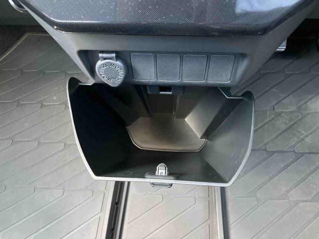 トールＧ衝突被害軽減ブレーキ　横滑り防止装置　両側電動スライドドア　ＬＥＤヘッドランプ　オートライト＆オートハイビーム　バックカメラ　前後コーナーセンサー　スモークガラス　ステアリングリモコン　盗難防止警報（千葉県）の中古車