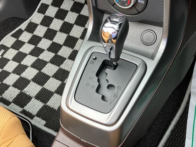 コペンローブ電動オープンルーフ　ターボエンジン　１６インチアルミホイール　ＬＥＤヘッドライト　フォグランプ　シートヒーター　プッシュボタンスターター　７速アクティブシフトＣＶＴ　横滑り防止装置（千葉県）の中古車