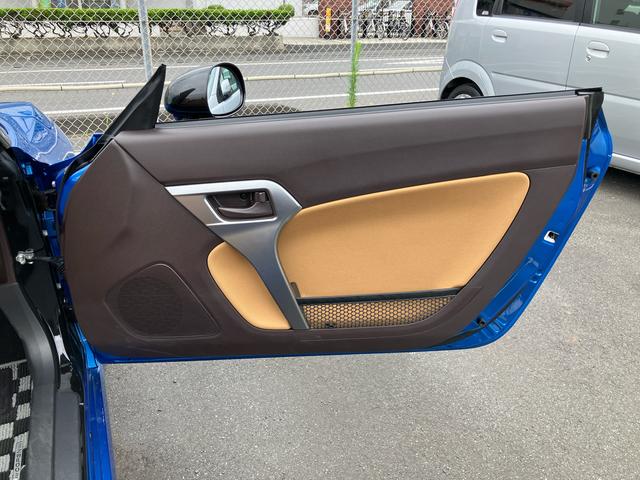 コペンローブ電動オープンルーフ　ターボエンジン　１６インチアルミホイール　ＬＥＤヘッドライト　フォグランプ　シートヒーター　プッシュボタンスターター　７速アクティブシフトＣＶＴ　横滑り防止装置（千葉県）の中古車