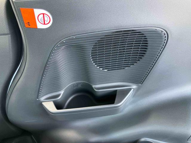 ムーヴキャンバスストライプスＧＬＥＤヘッド／フォグランプ　９インチＤＳＰオーディオ／ＤＴＶ／ＢＴ／バックカメラ／ＵＳＢ／ＨＤＭＩ　　スマホワイヤレス充電器　両側パワースライドドア　前席シートヒーター　電動駐車ブレーキ（千葉県）の中古車