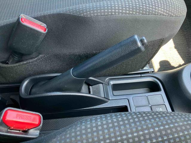 ヴィッツＦＣＤチューナー・ＵＳＢ・ＡＵＸ接続　電動格納ドアミラー　キーレスエントリー　サイドレバー式パーキングブレーキ　チルトステアリング　シートリフター　スモークガラス　リヤワイパー　ハロゲンヘッドランプ（千葉県）の中古車