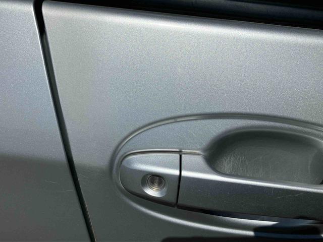 ヴィッツＦＣＤチューナー・ＵＳＢ・ＡＵＸ接続　電動格納ドアミラー　キーレスエントリー　サイドレバー式パーキングブレーキ　チルトステアリング　シートリフター　スモークガラス　リヤワイパー　ハロゲンヘッドランプ（千葉県）の中古車
