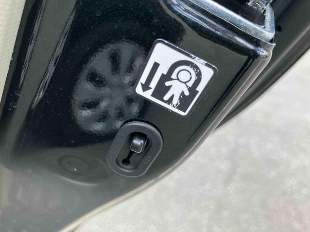 アクアＧナビ・ワンセグ・ＣＤ・ＡＵＸ接続　バックカメラ　ＥＴＣ　ハイブリッド　ＬＥＤヘッドランプ　オートライト　オートエアコン　シートリフター　キーフリー　スモークガラス　革巻ステアリング　スペアタイヤ（千葉県）の中古車