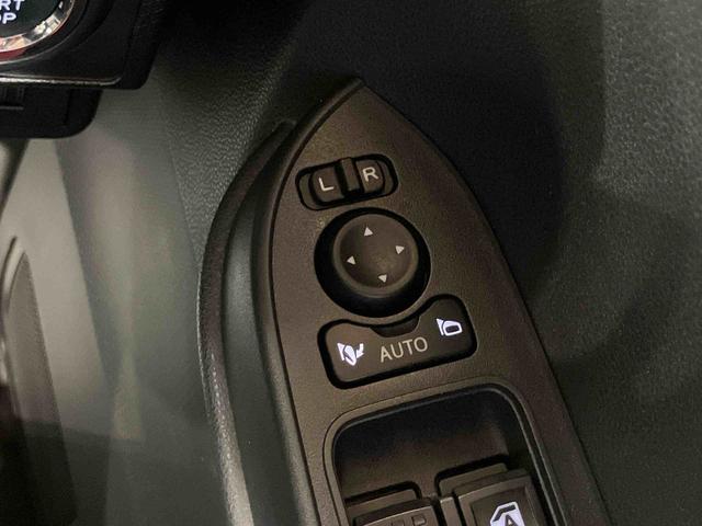 タントＸナビ／ＢＴ／ＴＶ／ＤＩＳＣ／全周囲カメラ／ステアリングスイッチ　ＥＴＣ　左側パワスラ　ＬＥＤヘッドライト　シートヒーター　シートバックテーブル　プッシュボタンスターター　衝突被害軽減ブレーキ（千葉県）の中古車