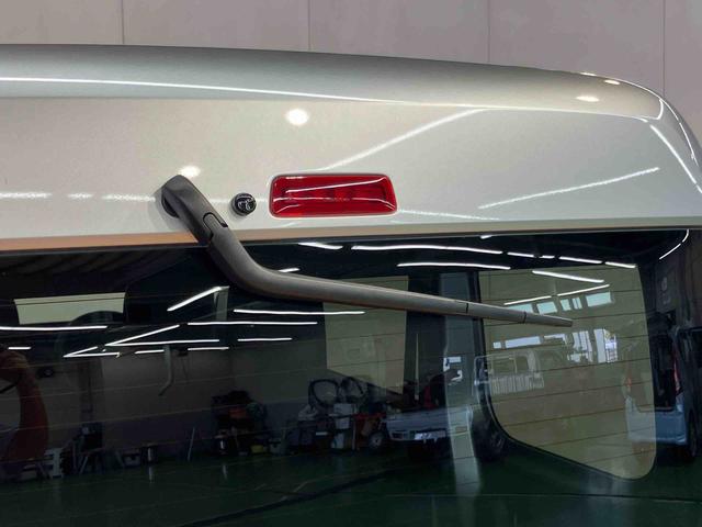 ハイゼットカーゴクルーズ左右分割可倒式リヤシート　プッシュボタンスターター　電動格納式カラードドアミラー　衝突被害軽減ブレーキ　コーナーセンサー　オーバーヘッドシェルフ　荷室ＬＥＤルームランプ　スライドドアイージークローザー（千葉県）の中古車