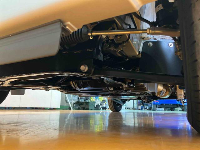 ハイゼットカーゴクルーズ左右分割可倒式リヤシート　プッシュボタンスターター　電動格納式カラードドアミラー　衝突被害軽減ブレーキ　コーナーセンサー　オーバーヘッドシェルフ　荷室ＬＥＤルームランプ　スライドドアイージークローザー（千葉県）の中古車