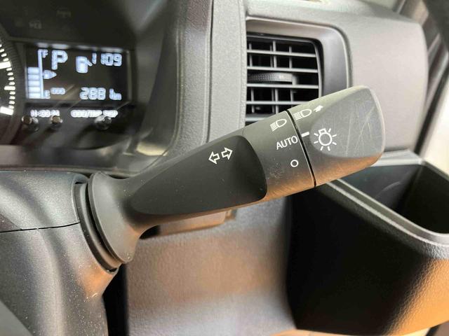 ハイゼットカーゴクルーズ左右分割可倒式リヤシート　プッシュボタンスターター　電動格納式カラードドアミラー　衝突被害軽減ブレーキ　コーナーセンサー　オーバーヘッドシェルフ　荷室ＬＥＤルームランプ　スライドドアイージークローザー（千葉県）の中古車