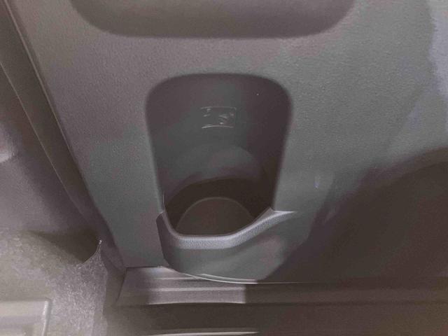ハイゼットカーゴクルーズ左右分割可倒式リヤシート　プッシュボタンスターター　電動格納式カラードドアミラー　衝突被害軽減ブレーキ　コーナーセンサー　オーバーヘッドシェルフ　荷室ＬＥＤルームランプ　スライドドアイージークローザー（千葉県）の中古車