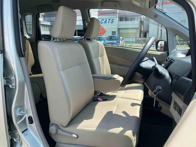 ムーヴＬコーナーセンサー　ＣＤ／ＡＭ／ＦＭラジオ　ＡＵＸ接続　アイドリングストップ　オートエアコン　キーレスエントリー　スモークガラス　盗難防止アラーム　ハロゲンヘッドランプ　足踏み式パーキングブレーキ（千葉県）の中古車