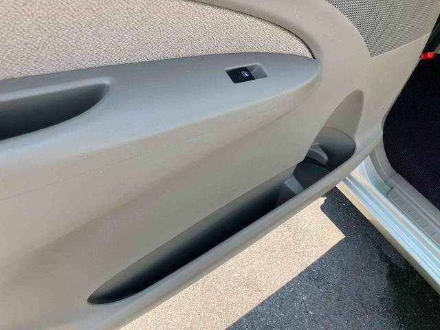 ムーヴＬコーナーセンサー　ＣＤ／ＡＭ／ＦＭラジオ　ＡＵＸ接続　アイドリングストップ　オートエアコン　キーレスエントリー　スモークガラス　盗難防止アラーム　ハロゲンヘッドランプ　足踏み式パーキングブレーキ（千葉県）の中古車
