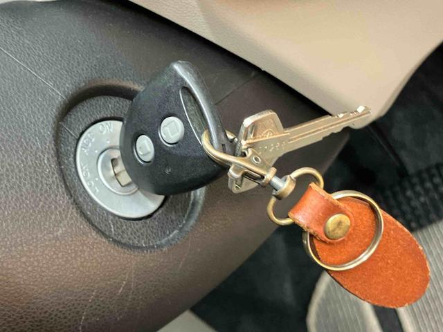 プレオプラスＦ　スマートアシスト衝突被害軽減ブレーキ　横滑り防止装置　ＣＤラジオチューナー　ＡＵＸ接続　キーレスエントリー　セキュリティアラーム　アイドリングストップ機構　バニティーミラー付き左右サンバイザー　ショッピングフック（千葉県）の中古車