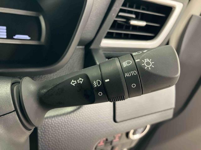 トールカスタムＧＬＥＤヘッドライト＆フォグランプ　アダプティブクルコン　１４インチアルミホイール　両側電動スライドドア　電動パーキングブレーキ　プッシュボタンスターター　コーナーセンサー　衝突被害軽減ブレーキ（千葉県）の中古車