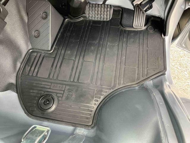 ハイゼットトラックスタンダード衝突被害軽減ブレーキ　コーナーセンサー　横滑り防止装置　オートライト　アイドリングストップ　スピーカー一体型ＡＭ／ＦＭラジオ　エアコン　パワステ　ＣＶＴ（千葉県）の中古車