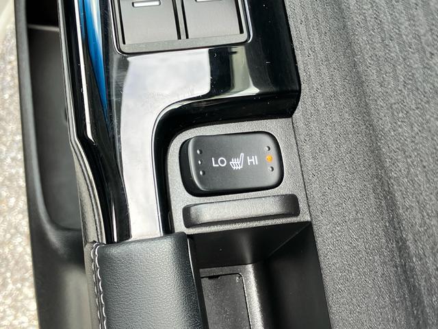 オデッセイアブソルート・ＥＸ４ＷＤ　１０型ナビ／ＢＴ／ＴＶ／ＤＩＳＣ／全周囲Ｍ　前後ドラレコ　ＥＴＣ２．０　リモコンエンジンスタート　駐車支援　ＬＥＤ前ライト　１８インチＡＷ　両側パワスラ　シートヒーター　衝突被害軽減ブレーキ（千葉県）の中古車