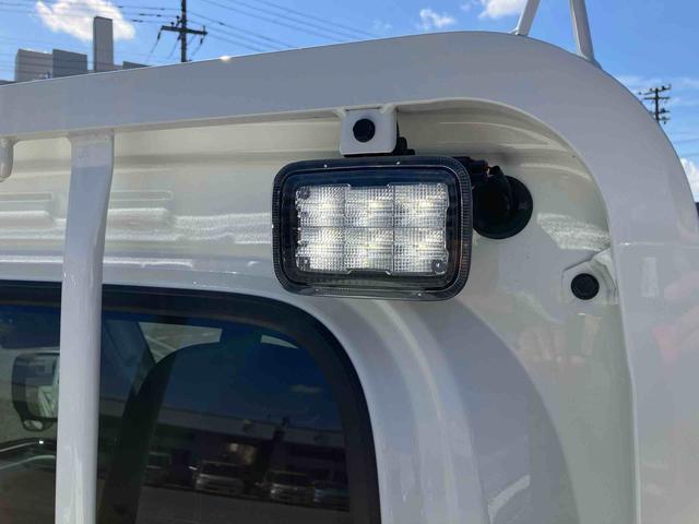 ハイゼットトラックエクストラCVT 電子制御式4WD 荷台LEDライト リヤ4枚リーフスプリング スーパーデフロック 衝突被害軽減ブレーキ コーナーセンサー スピーカー一体型AM/FMラジオ エアコン パワステ 電動格納ミラ−(千葉県)の中古車
