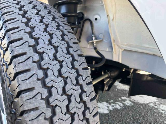 ハイゼットトラックエクストラCVT 電子制御式4WD 荷台LEDライト リヤ4枚リーフスプリング スーパーデフロック 衝突被害軽減ブレーキ コーナーセンサー スピーカー一体型AM/FMラジオ エアコン パワステ 電動格納ミラ−(千葉県)の中古車