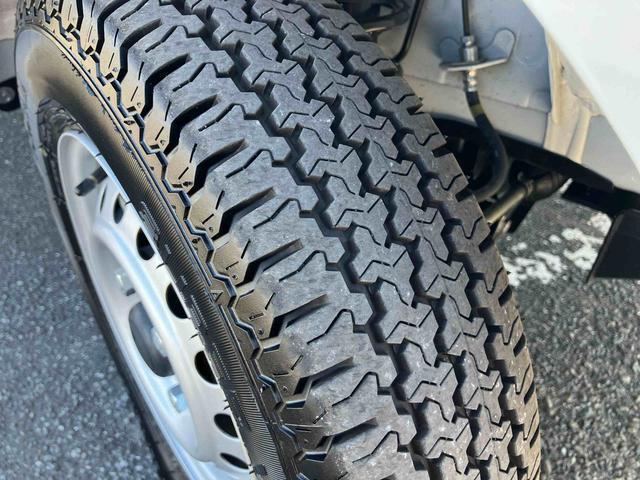 ハイゼットトラックエクストラCVT 電子制御式4WD 荷台LEDライト リヤ4枚リーフスプリング スーパーデフロック 衝突被害軽減ブレーキ コーナーセンサー スピーカー一体型AM/FMラジオ エアコン パワステ 電動格納ミラ−(千葉県)の中古車