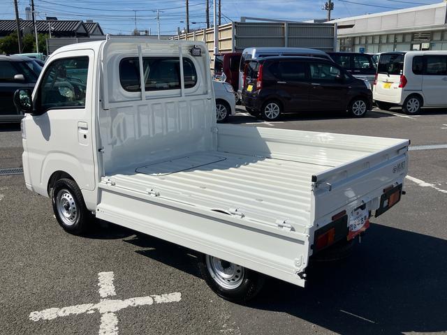 ハイゼットトラックエクストラＣＶＴ　電子制御式４ＷＤ　荷台ＬＥＤライト　リヤ４枚リーフスプリング　スーパーデフロック　衝突被害軽減ブレーキ　コーナーセンサー　スピーカー一体型ＡＭ／ＦＭラジオ　エアコン　パワステ　電動格納ミラ−（千葉県）の中古車