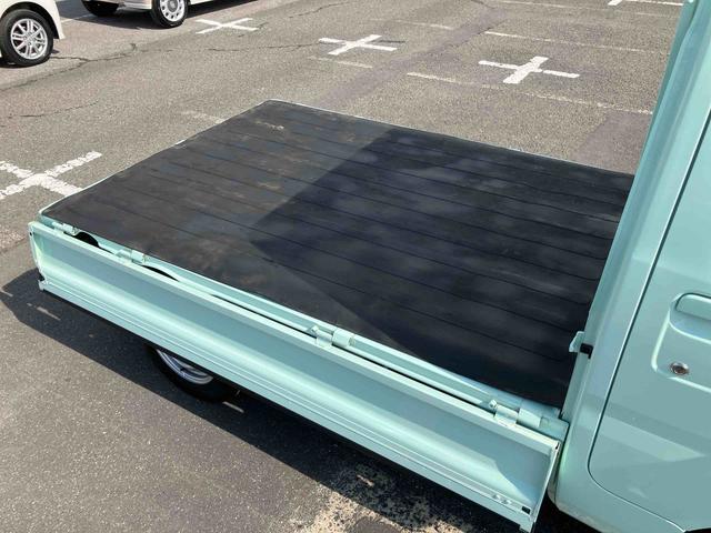 ハイゼットトラックスタンダード４ＷＤ／ＣＶＴ　荷台三方開　衝突被害軽減ブレーキ　横滑り防止装置　コーナーセンサー　オートライト　オートハイビーム　トップシェイドガラス　オーバーヘッドシェルフ　アイドリングストップ　ＡＭ／ＦＭラジオ（千葉県）の中古車