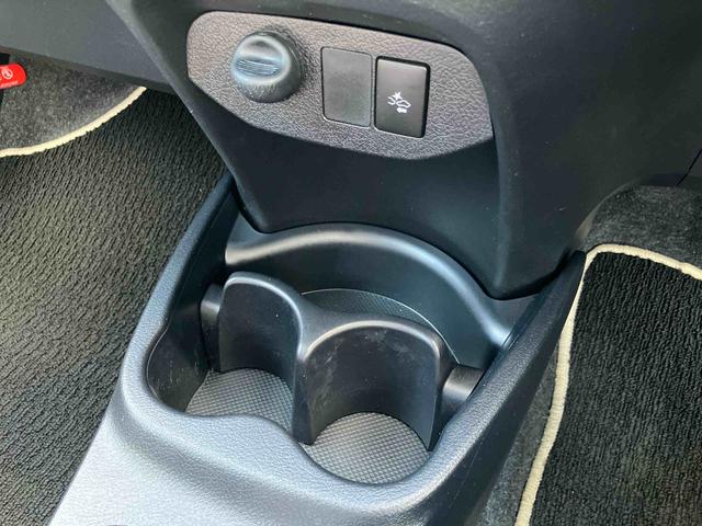 ヴィッツ１．３Ｆ　ＬＥＤエディションナビ／ワンセグＴＶ／ＢＴ　ＡＵＸ接続　バックカメラ　ドラレコ　ＥＴＣ　ＴｏｙｏｔａＳａｆｅｔｙＳｅｎｃｅ　オートライト　オートハイビーム　ＬＥＤヘッドライト　社外アルミ　スマートキー　盗難防止アラーム（千葉県）の中古車