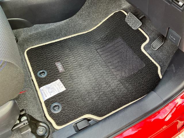 ヴィッツ１．３Ｆ　ＬＥＤエディションナビ／ワンセグＴＶ／ＢＴ　ＡＵＸ接続　バックカメラ　ドラレコ　ＥＴＣ　ＴｏｙｏｔａＳａｆｅｔｙＳｅｎｃｅ　オートライト　オートハイビーム　ＬＥＤヘッドライト　社外アルミ　スマートキー　盗難防止アラーム（千葉県）の中古車