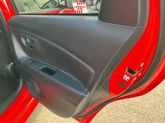 ヴィッツ１．３Ｆ　ＬＥＤエディションナビ／ワンセグＴＶ／ＢＴ　ＡＵＸ接続　バックカメラ　ドラレコ　ＥＴＣ　ＴｏｙｏｔａＳａｆｅｔｙＳｅｎｃｅ　オートライト　オートハイビーム　ＬＥＤヘッドライト　社外アルミ　スマートキー　盗難防止アラーム（千葉県）の中古車