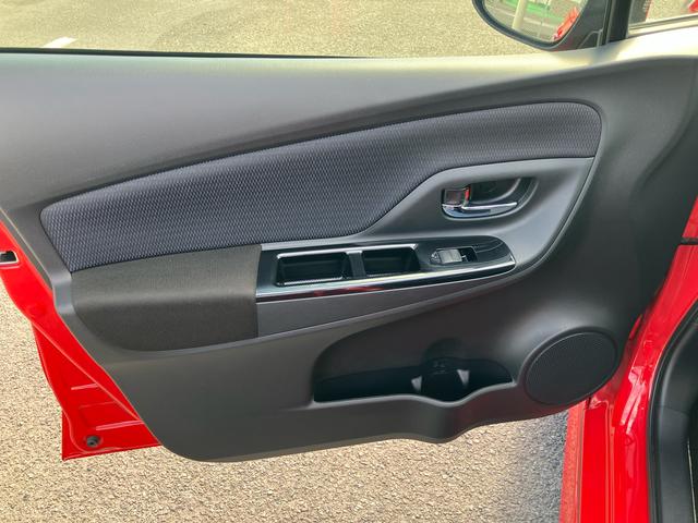 ヴィッツ１．３Ｆ　ＬＥＤエディションナビ／ワンセグＴＶ／ＢＴ　ＡＵＸ接続　バックカメラ　ドラレコ　ＥＴＣ　ＴｏｙｏｔａＳａｆｅｔｙＳｅｎｃｅ　オートライト　オートハイビーム　ＬＥＤヘッドライト　社外アルミ　スマートキー　盗難防止アラーム（千葉県）の中古車