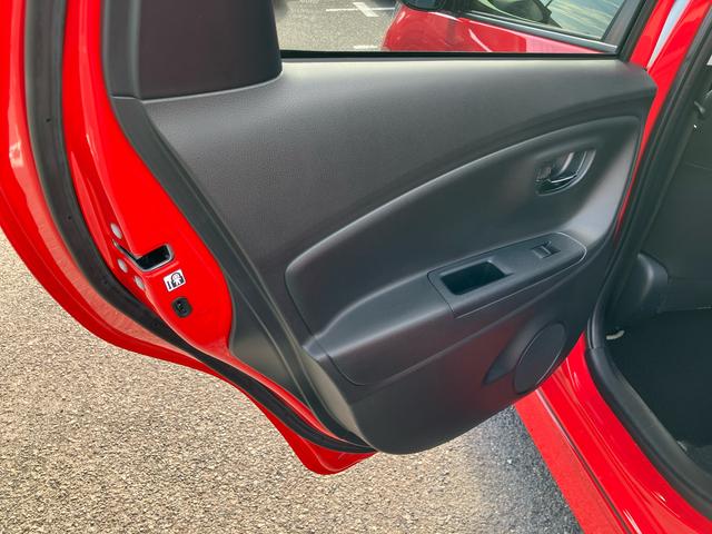 ヴィッツ１．３Ｆ　ＬＥＤエディションナビ／ワンセグＴＶ／ＢＴ　ＡＵＸ接続　バックカメラ　ドラレコ　ＥＴＣ　ＴｏｙｏｔａＳａｆｅｔｙＳｅｎｃｅ　オートライト　オートハイビーム　ＬＥＤヘッドライト　社外アルミ　スマートキー　盗難防止アラーム（千葉県）の中古車