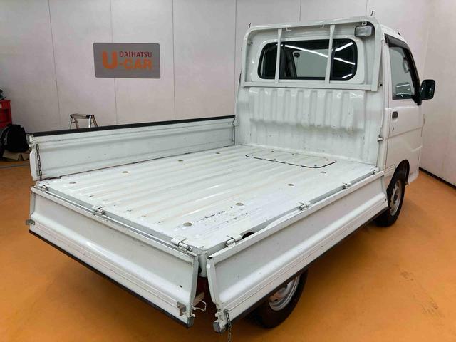 ハイゼットトラック農用スペシャル荷台作業灯　テールゲートチェーン　ゲートプロテクター　リヤ４枚リーフスプリング　ショッピングフック　マニュアルレベリング機能付ハロゲンヘッドライト　灰皿＋シガーライター　ロングバイザー　ラバーマット（千葉県）の中古車