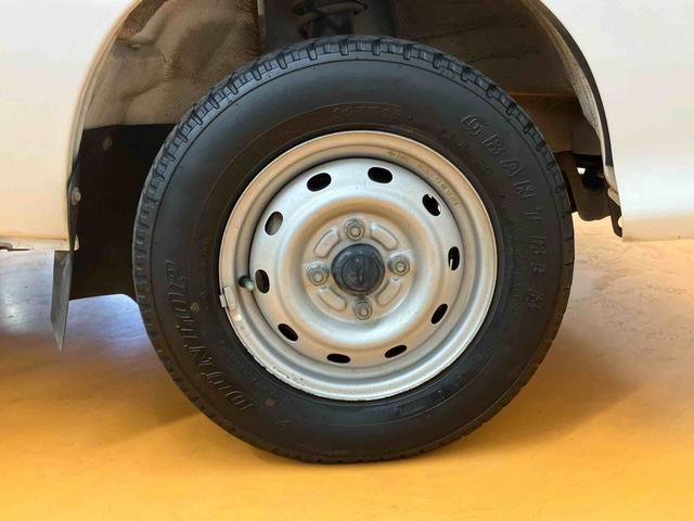 ハイゼットトラック農用スペシャル荷台作業灯　テールゲートチェーン　ゲートプロテクター　リヤ４枚リーフスプリング　ショッピングフック　マニュアルレベリング機能付ハロゲンヘッドライト　灰皿＋シガーライター　ロングバイザー　ラバーマット（千葉県）の中古車