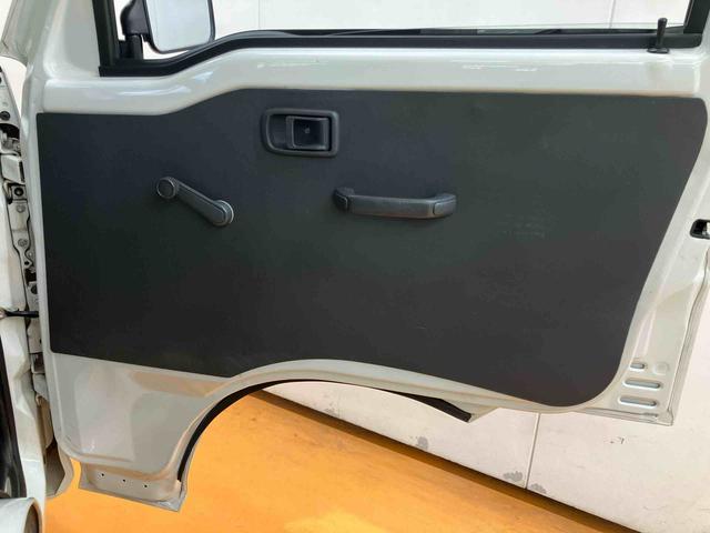 ハイゼットトラック農用スペシャル荷台作業灯　テールゲートチェーン　ゲートプロテクター　リヤ４枚リーフスプリング　ショッピングフック　マニュアルレベリング機能付ハロゲンヘッドライト　灰皿＋シガーライター　ロングバイザー　ラバーマット（千葉県）の中古車