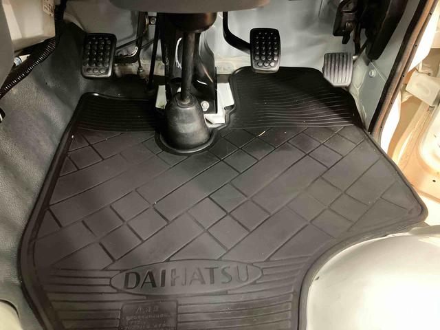 ハイゼットトラック農用スペシャル荷台作業灯　テールゲートチェーン　ゲートプロテクター　リヤ４枚リーフスプリング　ショッピングフック　マニュアルレベリング機能付ハロゲンヘッドライト　灰皿＋シガーライター　ロングバイザー　ラバーマット（千葉県）の中古車