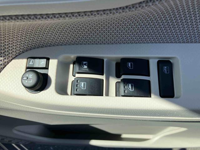 ムーヴＸ　ＳＡナビ／ワンセグＴＶ／ＵＳＢ　バックカメラ　ＥＴＣ　オートライト　オートエアコン　アルミホイール　プッシュスタート　キーフリー　盗難防止アラーム　アイドリングストップ　足踏み式駐車ブレーキ　スマアシ（千葉県）の中古車
