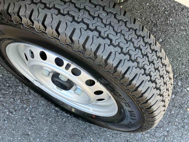 ハイゼットトラックスタンダード荷台三方開　オートライト　オートハイビーム　前後コーナーセンサー　衝突被害軽減ブレーキ　横滑防止装置　アイドリングストップ　マニュアルエアコン　ハロゲンヘッドランプ　バッテリーカバー　ＡＭ／ＦＭラジオ（千葉県）の中古車