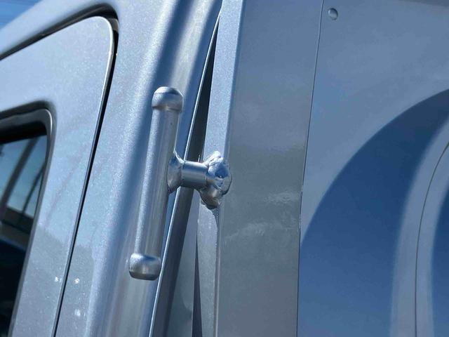 ハイゼットトラックスタンダード荷台三方開　オートライト　オートハイビーム　前後コーナーセンサー　衝突被害軽減ブレーキ　横滑防止装置　アイドリングストップ　マニュアルエアコン　ハロゲンヘッドランプ　バッテリーカバー　ＡＭ／ＦＭラジオ（千葉県）の中古車