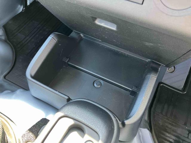ハイゼットトラックスタンダード荷台三方開　オートライト　オートハイビーム　前後コーナーセンサー　衝突被害軽減ブレーキ　横滑防止装置　アイドリングストップ　マニュアルエアコン　ハロゲンヘッドランプ　バッテリーカバー　ＡＭ／ＦＭラジオ（千葉県）の中古車