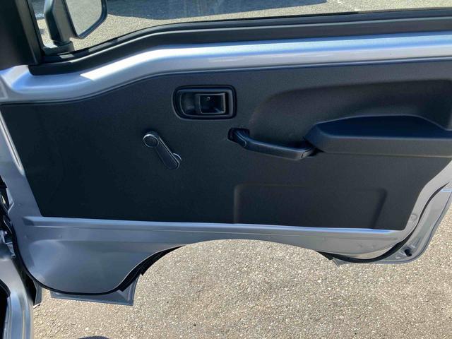 ハイゼットトラックスタンダード荷台三方開　オートライト　オートハイビーム　前後コーナーセンサー　衝突被害軽減ブレーキ　横滑防止装置　アイドリングストップ　マニュアルエアコン　ハロゲンヘッドランプ　バッテリーカバー　ＡＭ／ＦＭラジオ（千葉県）の中古車