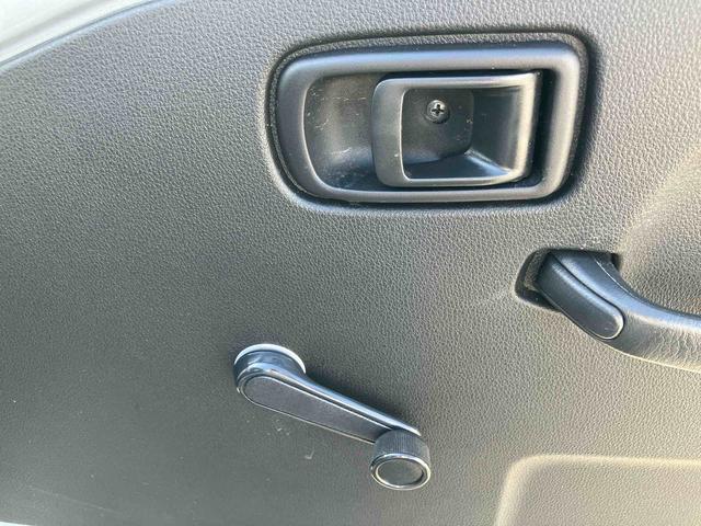 ハイゼットトラックスタンダード荷台三方開　オートライト　オートハイビーム　前後コーナーセンサー　衝突被害軽減ブレーキ　横滑防止装置　アイドリングストップ　マニュアルエアコン　ハロゲンヘッドランプ　バッテリーカバー　ＡＭ／ＦＭラジオ（千葉県）の中古車