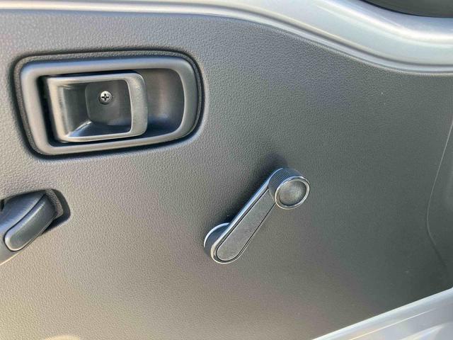 ハイゼットトラックスタンダード荷台三方開　オートライト　オートハイビーム　前後コーナーセンサー　衝突被害軽減ブレーキ　横滑防止装置　アイドリングストップ　マニュアルエアコン　ハロゲンヘッドランプ　バッテリーカバー　ＡＭ／ＦＭラジオ（千葉県）の中古車