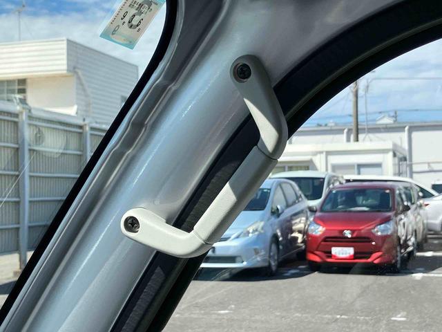 ハイゼットトラックスタンダード荷台三方開　オートライト　オートハイビーム　前後コーナーセンサー　衝突被害軽減ブレーキ　横滑防止装置　アイドリングストップ　マニュアルエアコン　ハロゲンヘッドランプ　バッテリーカバー　ＡＭ／ＦＭラジオ（千葉県）の中古車