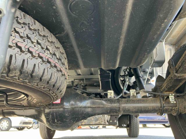 ハイゼットトラックスタンダード荷台三方開　オートライト　オートハイビーム　前後コーナーセンサー　衝突被害軽減ブレーキ　横滑防止装置　アイドリングストップ　マニュアルエアコン　ハロゲンヘッドランプ　バッテリーカバー　ＡＭ／ＦＭラジオ（千葉県）の中古車