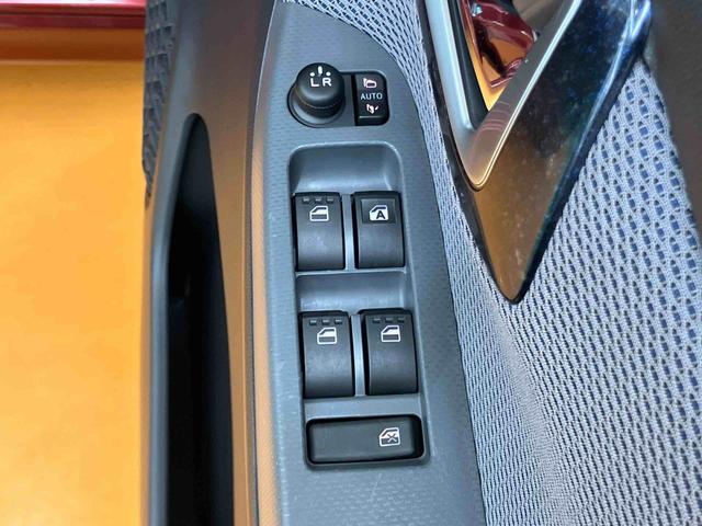 ムーヴカスタム　Ｘ　ハイパーＳＡIIＣＤ／ＭＤチューナー　ＡＵＸ接続　衝突被害軽減ブレーキ　横滑り防止装置　アイドリングストップ機構　プッシュエンジンスタート　キーフリーシステム　チルトステアリング　運転席シートリフター（千葉県）の中古車