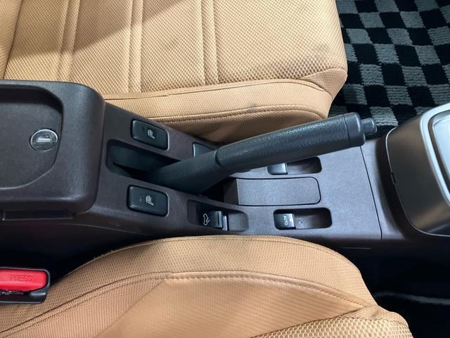 コペンローブターボ　ＥＴＣ　ＬＥＤヘッドライト　シートヒーター　革巻きステアリング　アルミホイール　オートエアコン　キーフリーシステム　プッシュボタンスタート　盗難防止アラーム　横滑り防止装置　電動ドアミラー（千葉県）の中古車