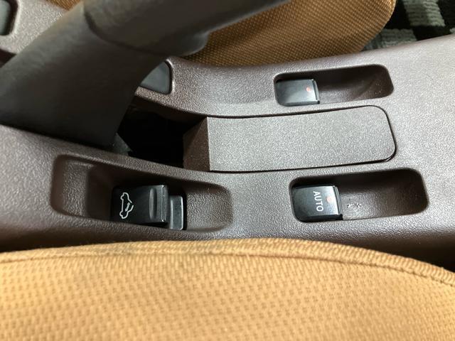 コペンローブターボ　ＥＴＣ　ＬＥＤヘッドライト　シートヒーター　革巻きステアリング　アルミホイール　オートエアコン　キーフリーシステム　プッシュボタンスタート　盗難防止アラーム　横滑り防止装置　電動ドアミラー（千葉県）の中古車